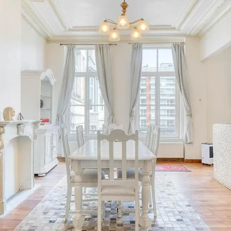Elegant 2-bedroom Duplex In * Ostenda