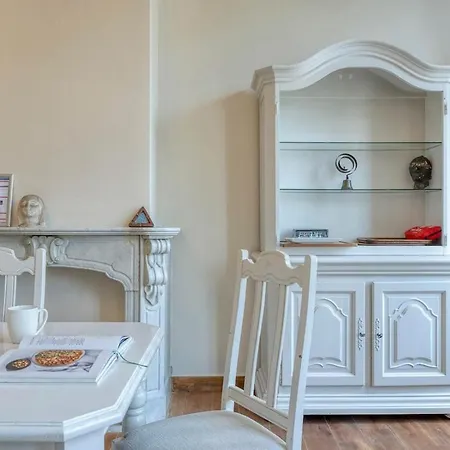 Elegant 2-bedroom Duplex In * Ostende