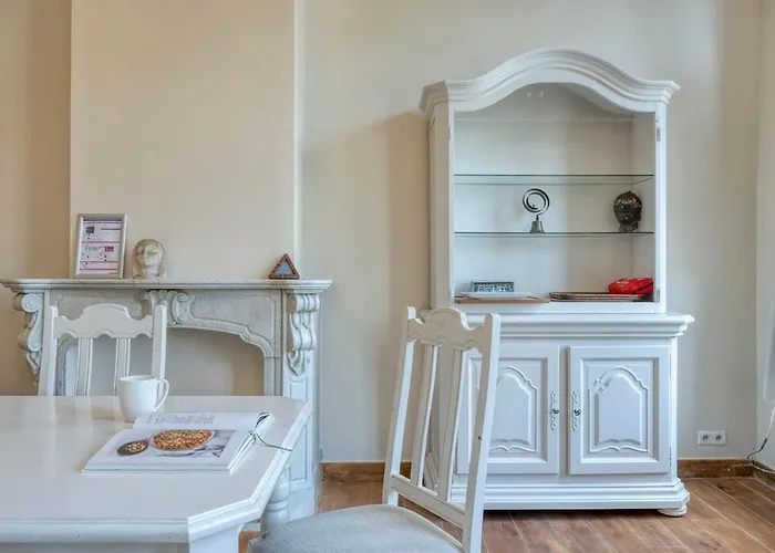 Elegant 2-bedroom Duplex In * Ostende