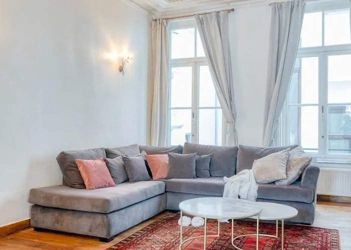 Elegant 2-bedroom Duplex In *