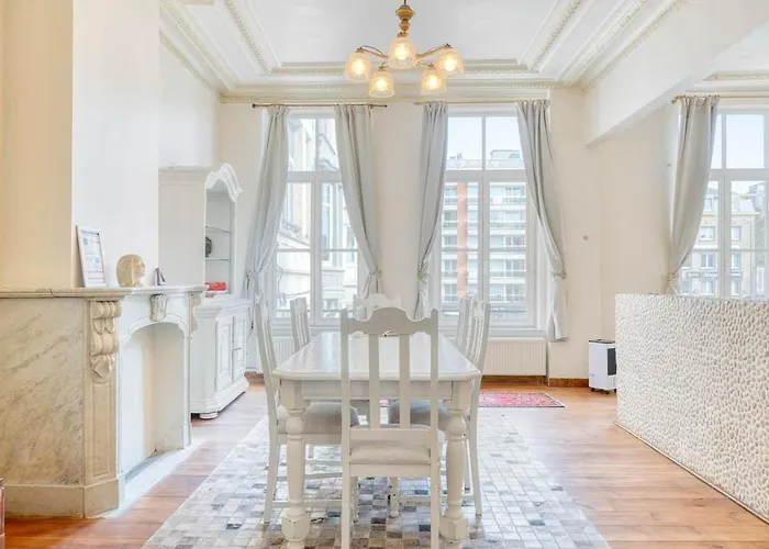 Elegant 2-bedroom Duplex In * Ostende