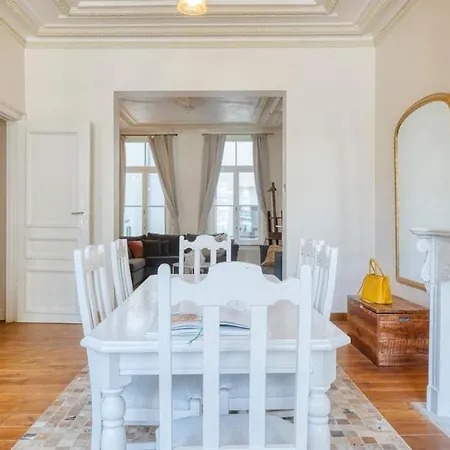 Elegant 2-bedroom Duplex In * Oostende